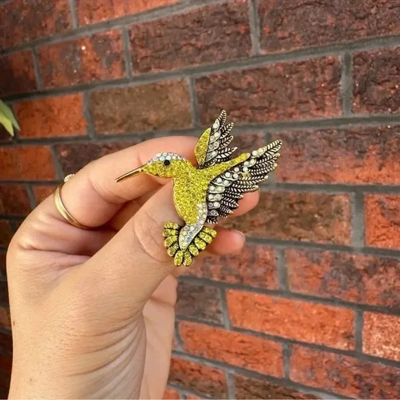 Hummingbird Gold Crystal Pin Brooch - Picture 3 of 7
